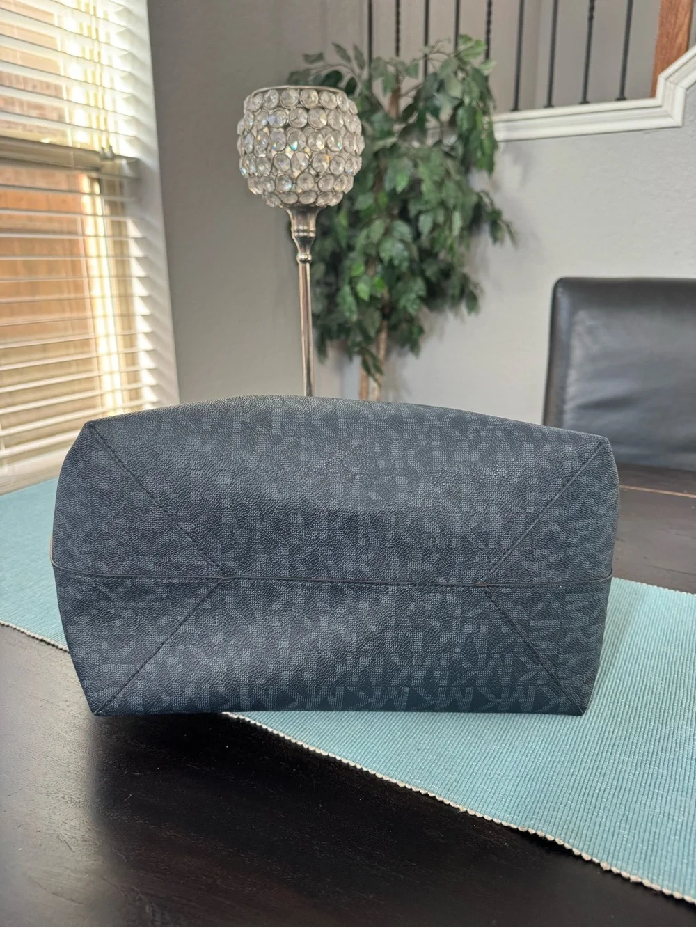 Michael Kors Hayley Large Signature Tote